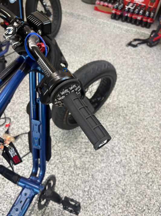 Plug and play surron throttle